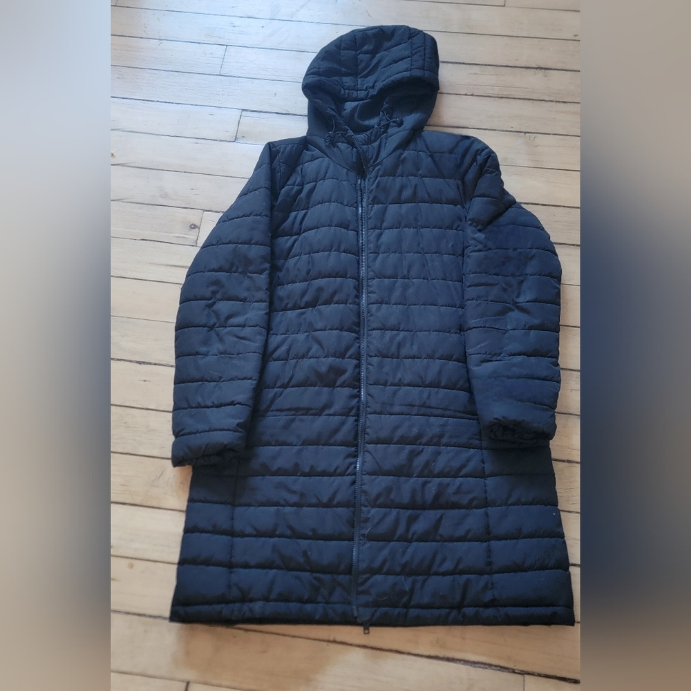 Gap Women's Black Hip Length Hooded Light Weight but Warm Puffer Jacket - L